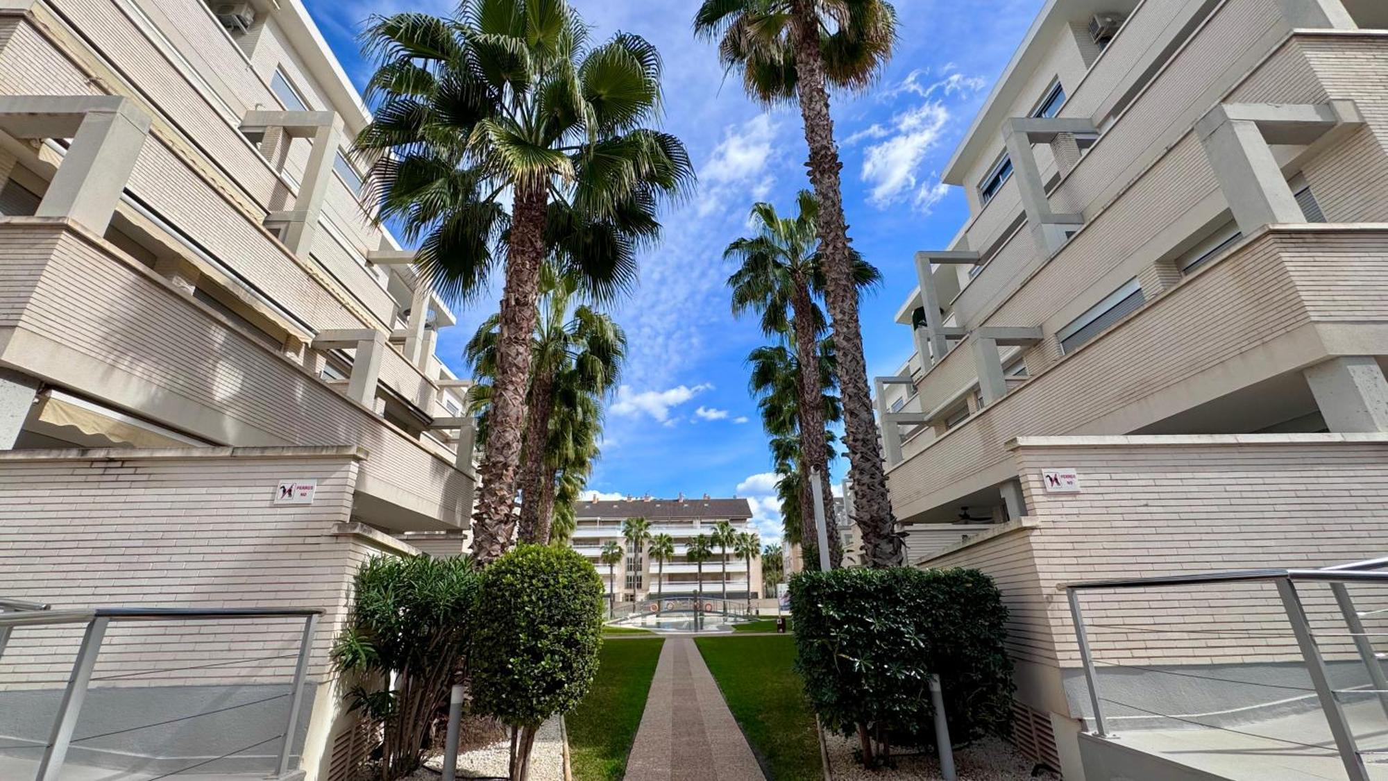 Elegance - Vacaciones Y Bienestar Apartment Дения Екстериор снимка